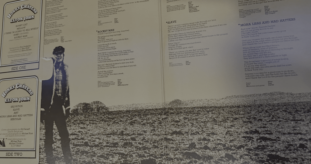 Elton John: Contraportada
