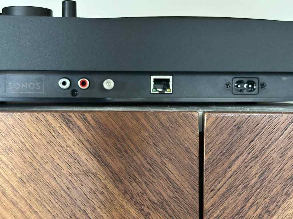 Victrola Stream Onyx Connectivity Options
