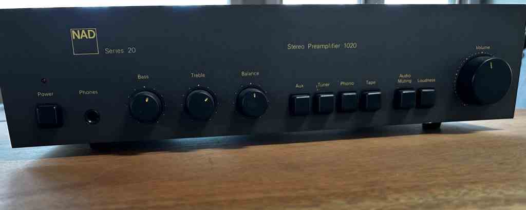 NAD 1020 Preamp